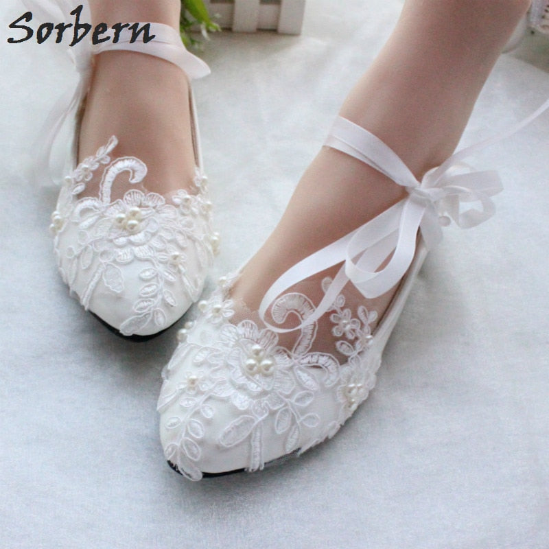 Sorbern Fashion White Wedding Shoes Kitten High Heels Women Pump Heels Patent Leather Lace Appliques Beaded Bridal Shoes 2018