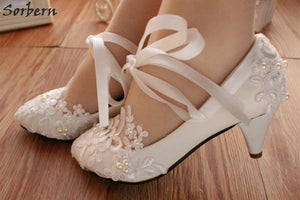 Sorbern Fashion White Wedding Shoes Kitten High Heels Women Pump Heels Patent Leather Lace Appliques Beaded Bridal Shoes 2018